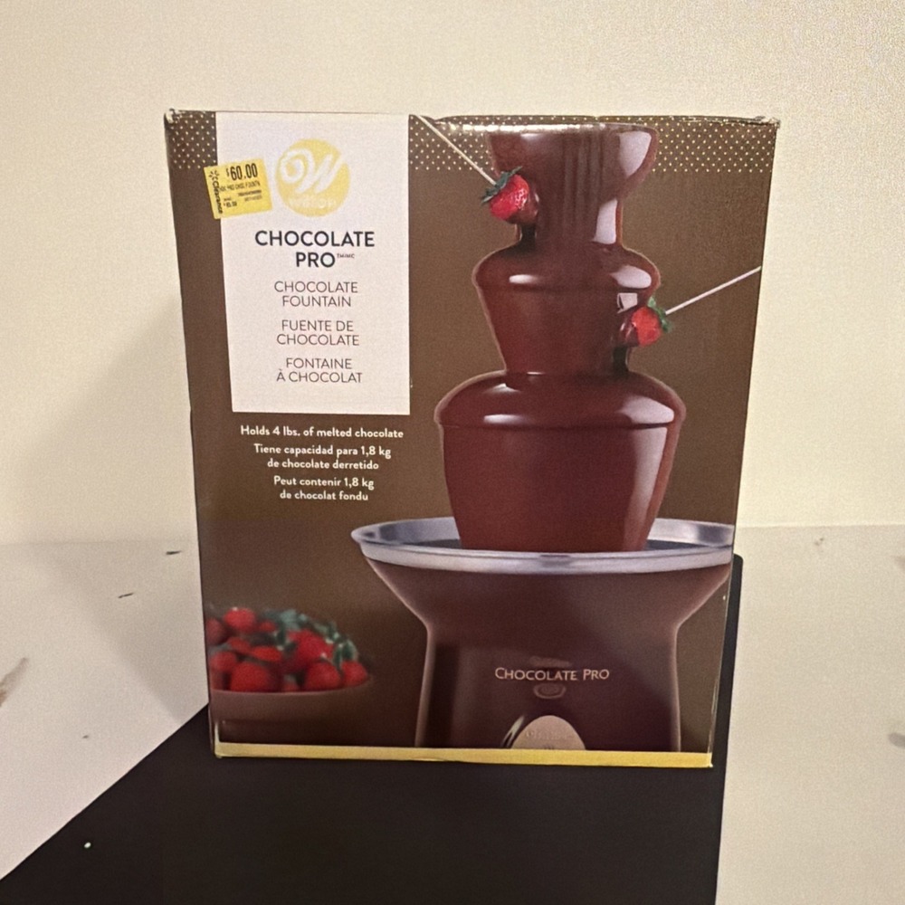 Wilton Chocolate Pro Chocolate Fountain 4 lb 3-Tier Brown Electric 120V